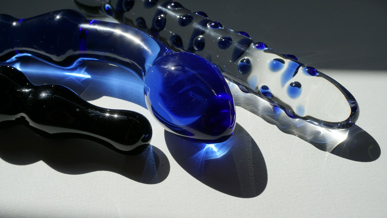 Soft abstract shapes suggesting a relaxed couple exploring intimacy together